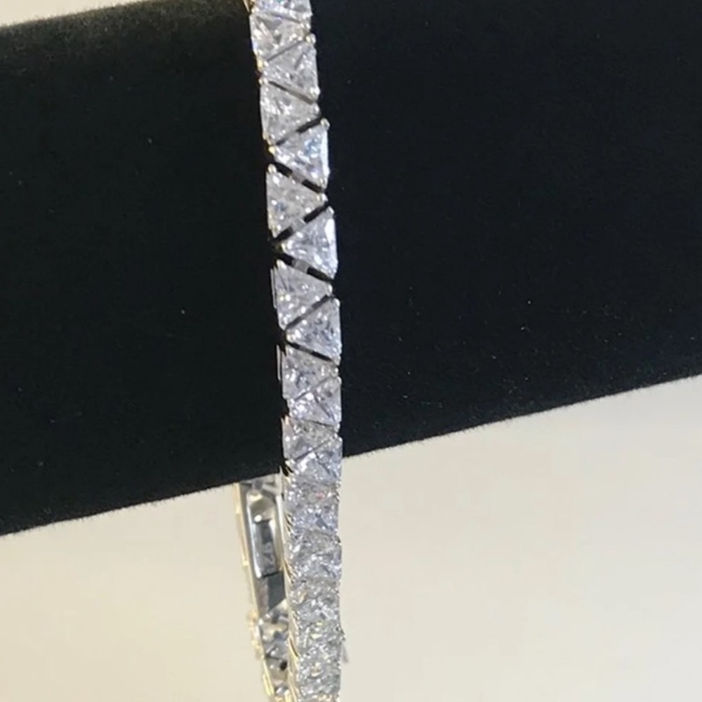 18k 13ct Trillion Tennis Bracelet - Picture 3 of 14